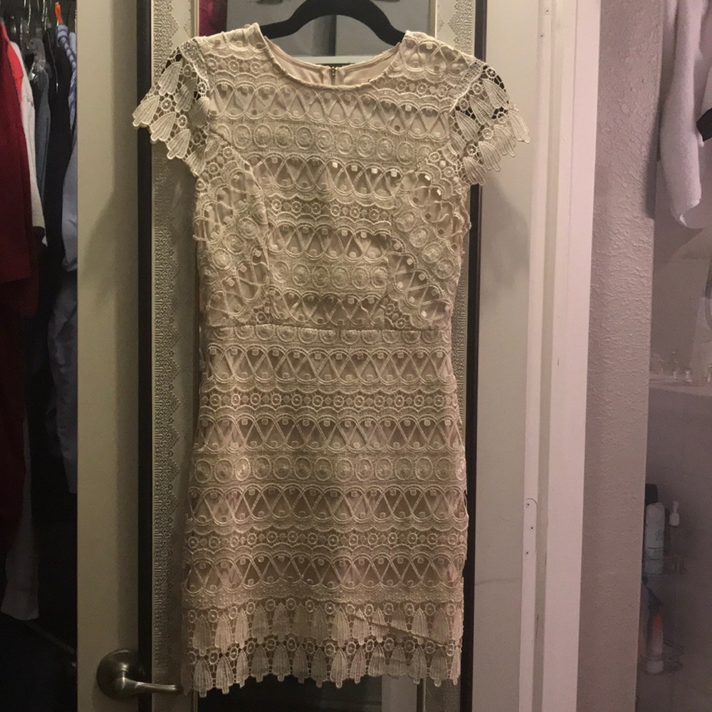 Cream, lace cocktail dress!